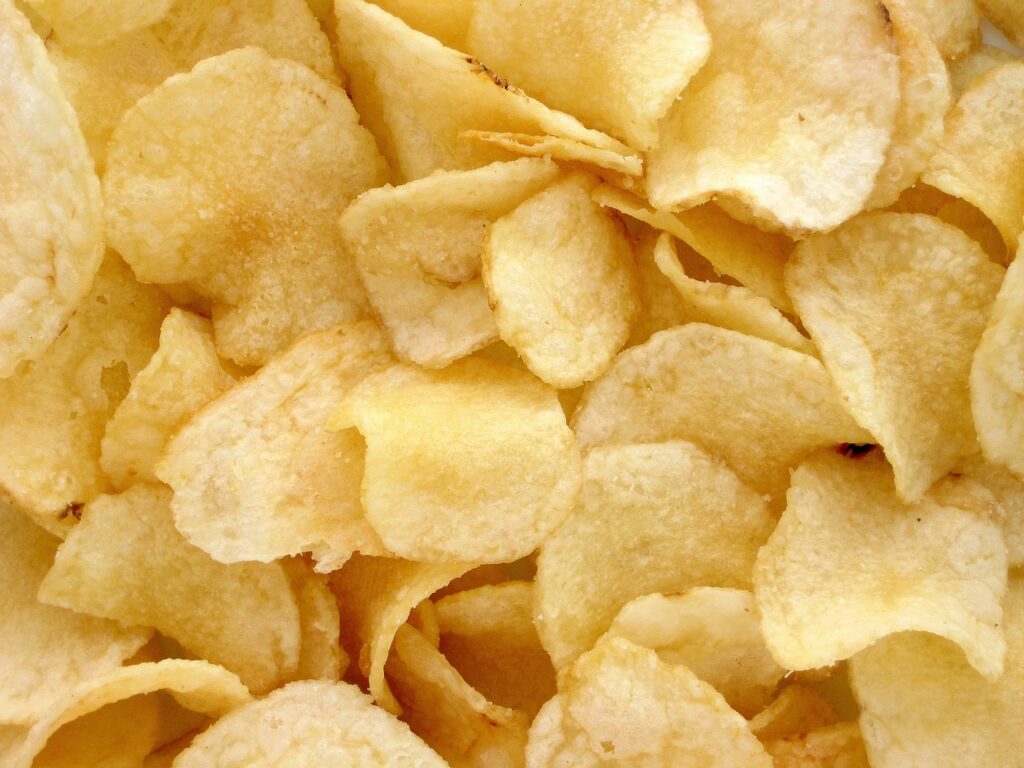 potato chips, potatoes, free background-1418192.jpg